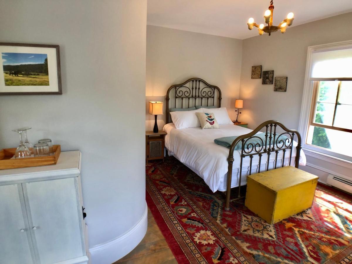 Mill Pond Inn Jefferson Экстерьер фото